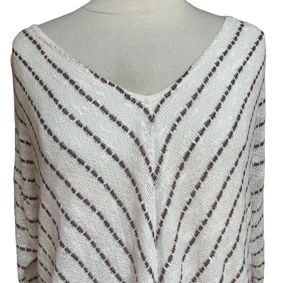 NWT‎ Knox Rose V-Neck Lightweight Sweater - Picture 2 of 6